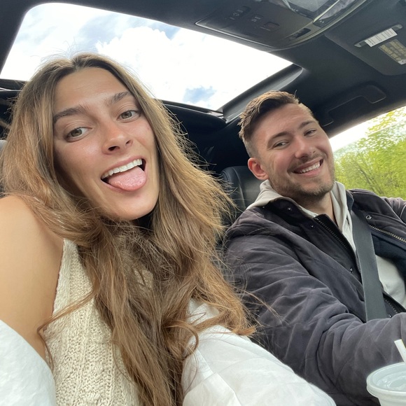 Meet your Posher, Mariana - Picture 1 of 1